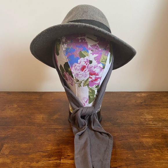 Grey Fedora w/ Attached Scarf - Picture 2 of 4
